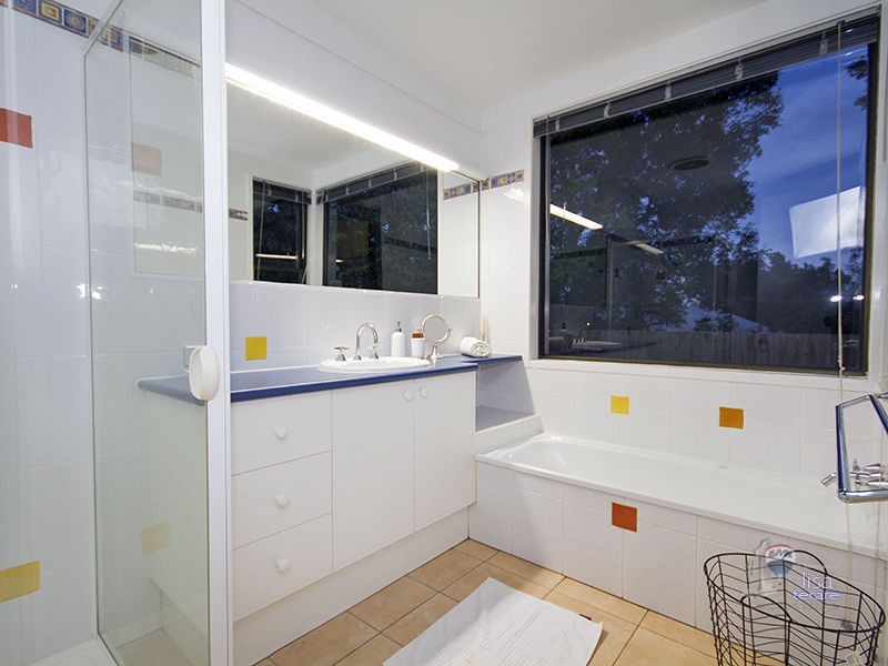 109 Arrabri Avenue, Mount Ommaney QLD 4074