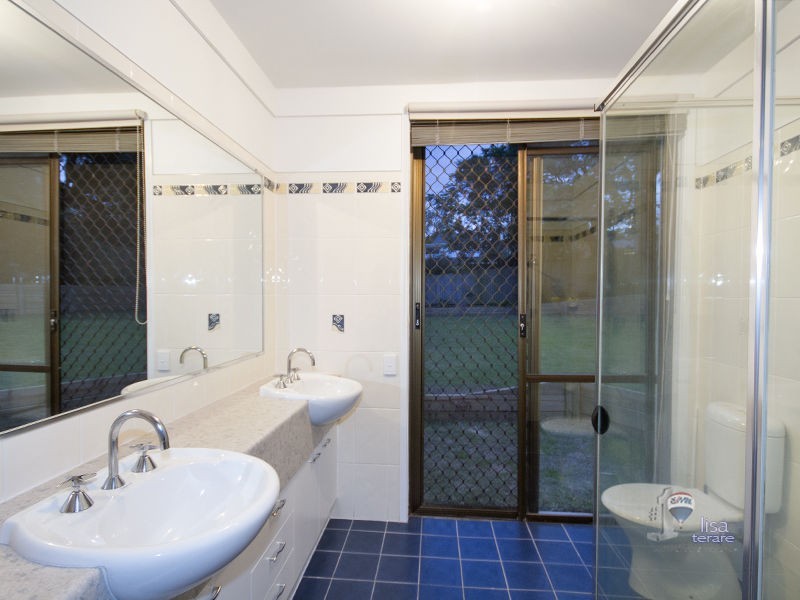 109 Arrabri Avenue, Mount Ommaney QLD 4074