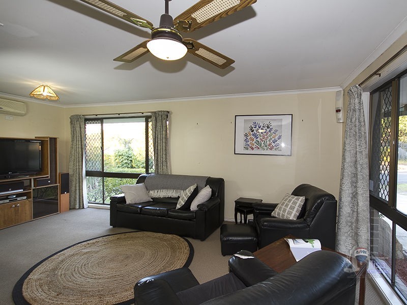 24 Melody Street, Jamboree Heights QLD 4074