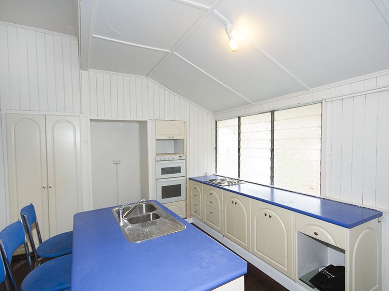 14 John Street, Redbank QLD 4301
