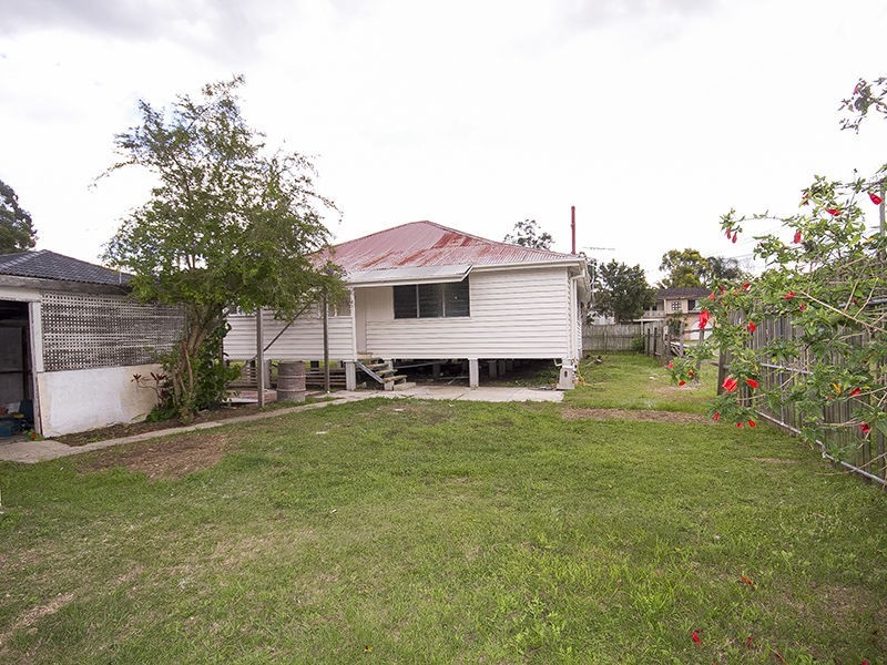 14 John Street, Redbank QLD 4301