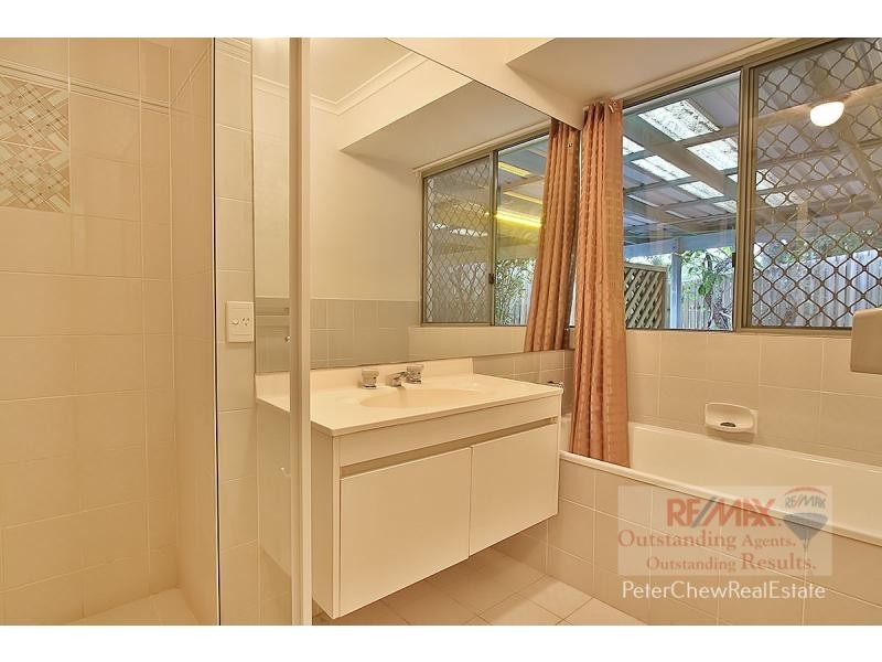 192 Arrabri Avenue, Mount Ommaney QLD 4074