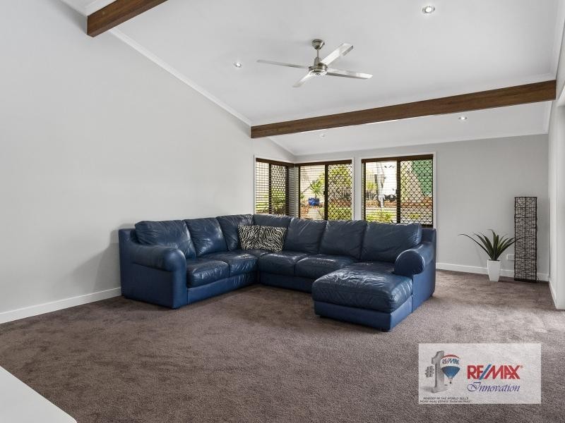 8 Scarba Street, Middle Park QLD 4074