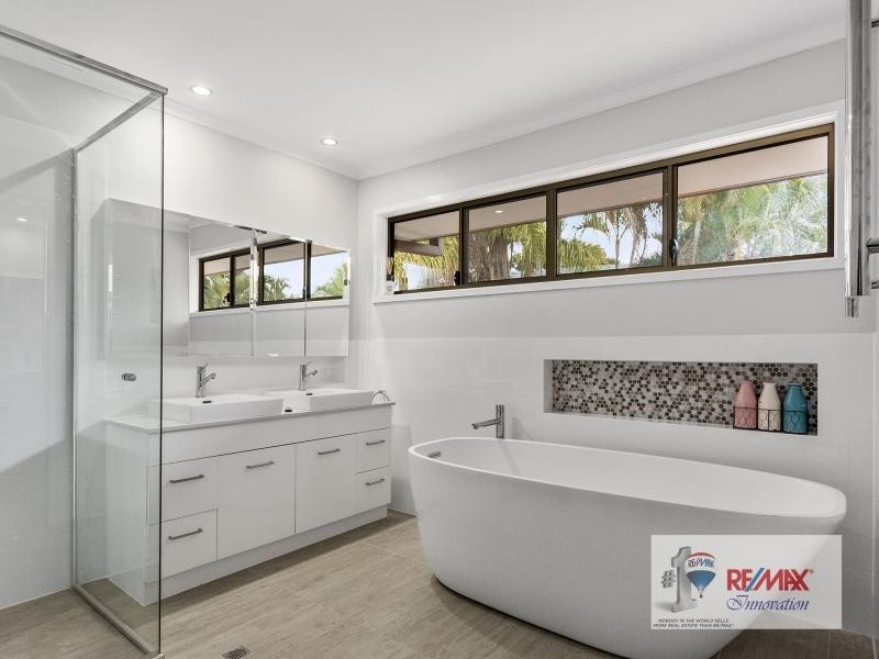 8 Scarba Street, Middle Park QLD 4074