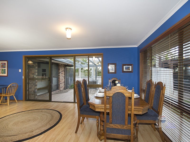 27 Raeside Street, Westlake QLD 4074