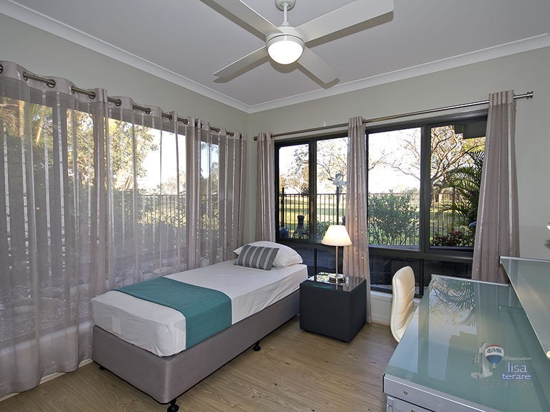 4 Tekapo Street, Westlake QLD 4074