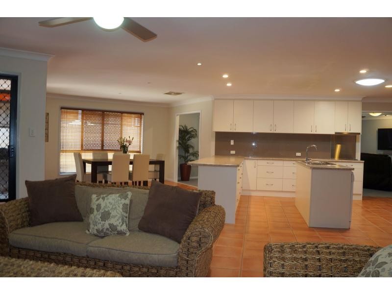 24 Curlew Place, Riverhills QLD 4074