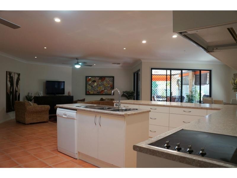 24 Curlew Place, Riverhills QLD 4074