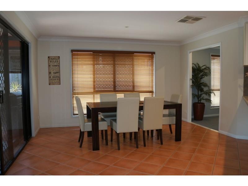 24 Curlew Place, Riverhills QLD 4074