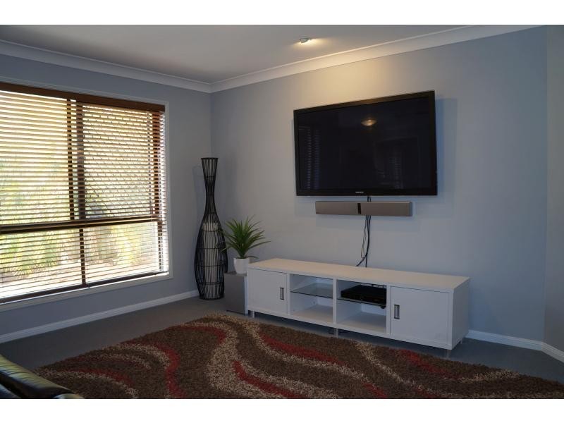 24 Curlew Place, Riverhills QLD 4074