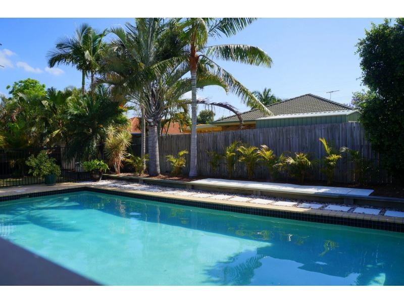 24 Curlew Place, Riverhills QLD 4074