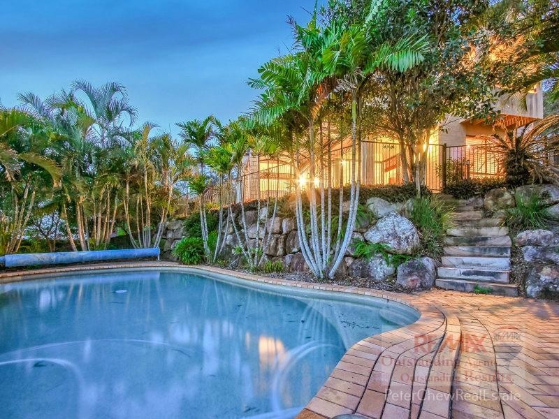 15 Summit Place, Mount Ommaney QLD 4074