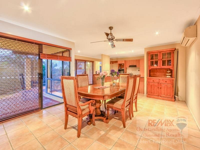 15 Summit Place, Mount Ommaney QLD 4074