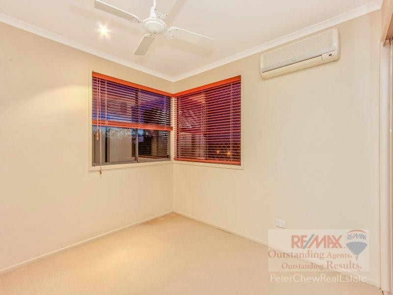 15 Summit Place, Mount Ommaney QLD 4074