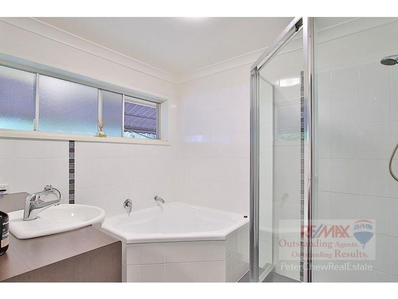 3 MacQuarie Court, Mount Ommaney QLD 4074