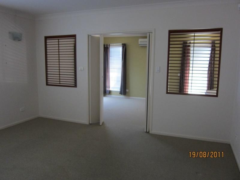 18 Saffron Place, Sinnamon Park QLD 4073