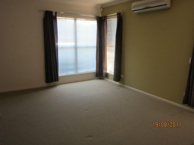 18 Saffron Place, Sinnamon Park QLD 4073