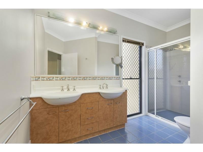 18 Bonney Place, Westlake QLD 4074