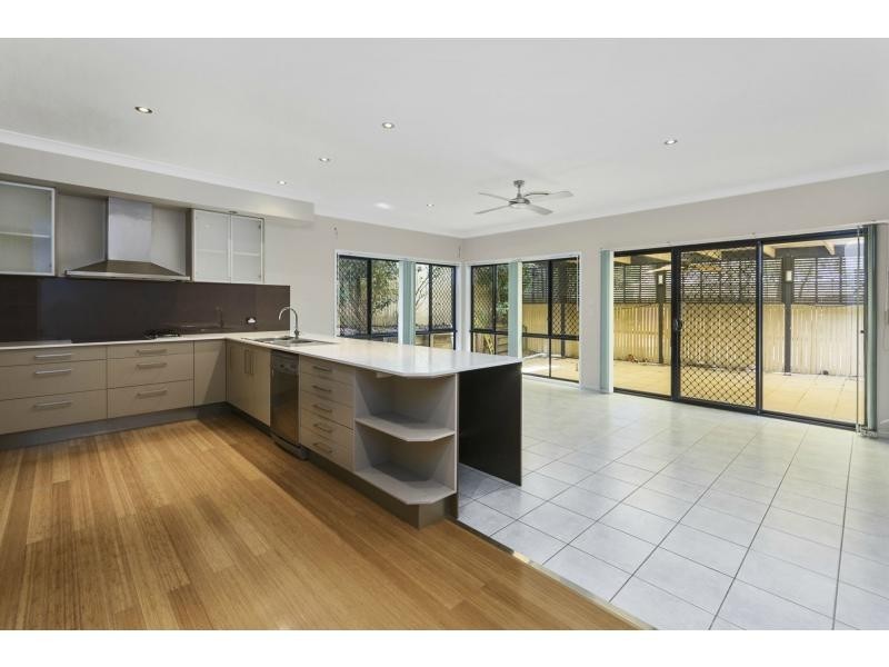 18 Bonney Place, Westlake QLD 4074