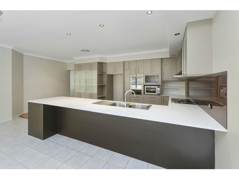18 Bonney Place, Westlake QLD 4074