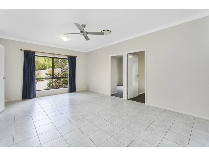 18 Bonney Place, Westlake QLD 4074