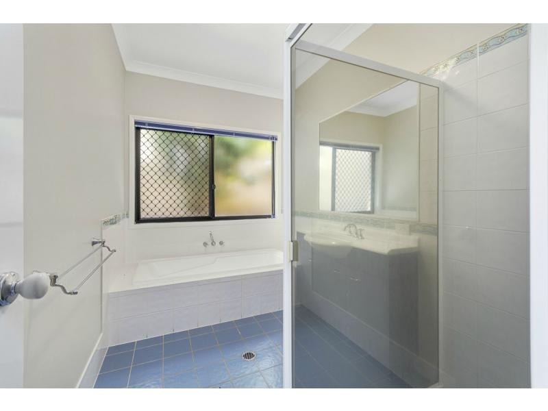 18 Bonney Place, Westlake QLD 4074