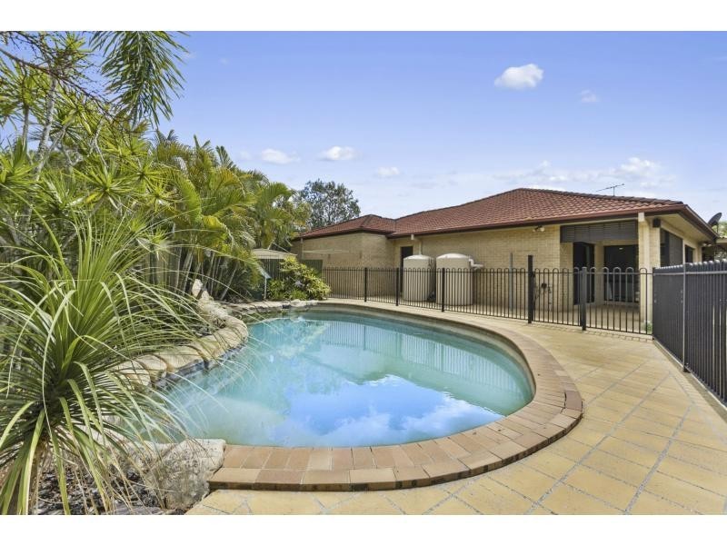 18 Bonney Place, Westlake QLD 4074