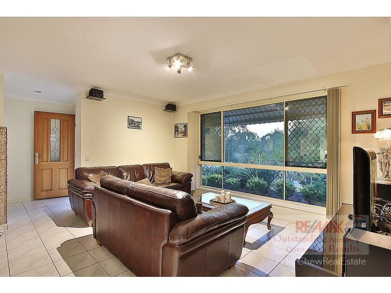 27 Olympic Place, Sinnamon Park QLD 4073