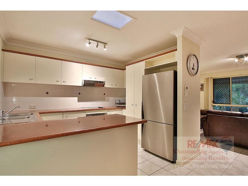 27 Olympic Place, Sinnamon Park QLD 4073