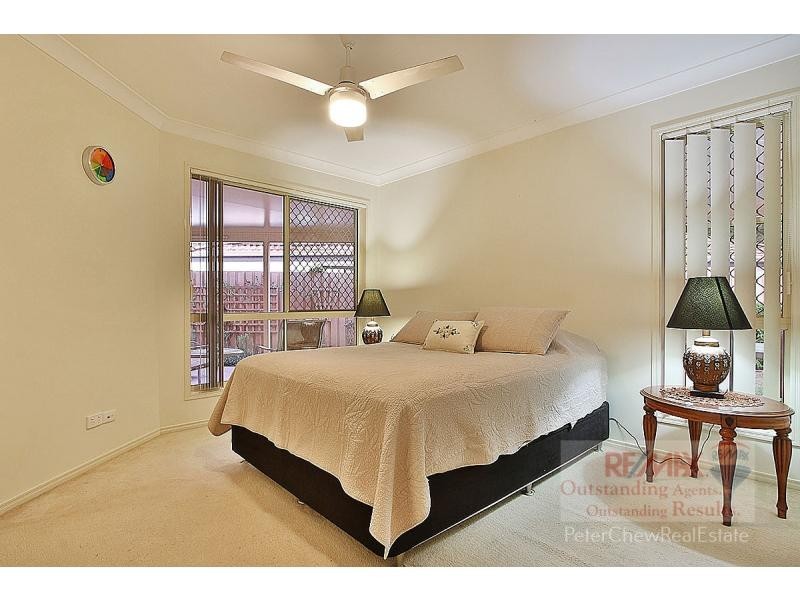 27 Olympic Place, Sinnamon Park QLD 4073