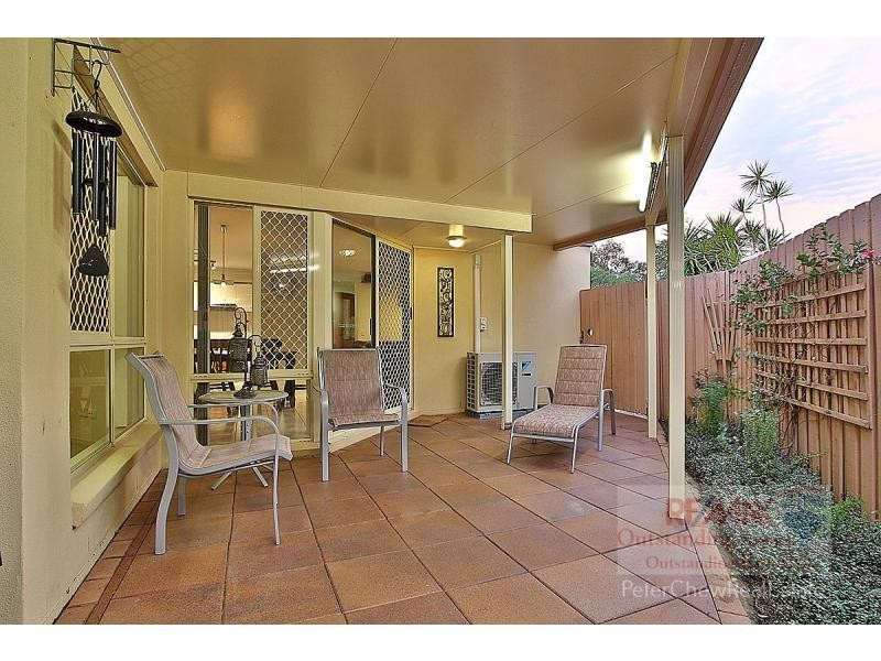 27 Olympic Place, Sinnamon Park QLD 4073