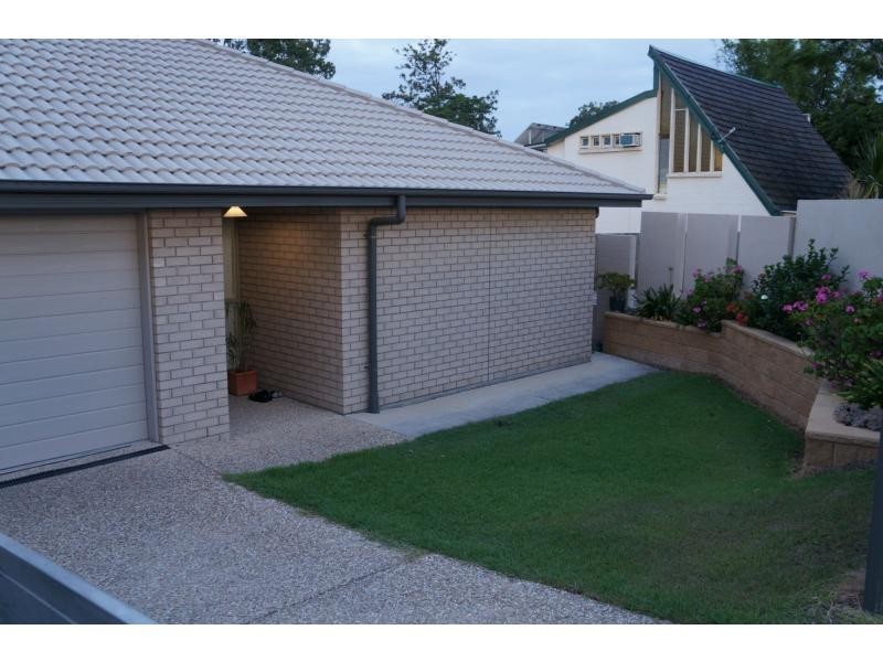 2 Greenview Street, Oxley QLD 4075