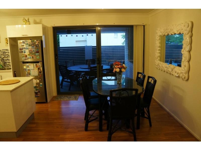 2 Greenview Street, Oxley QLD 4075