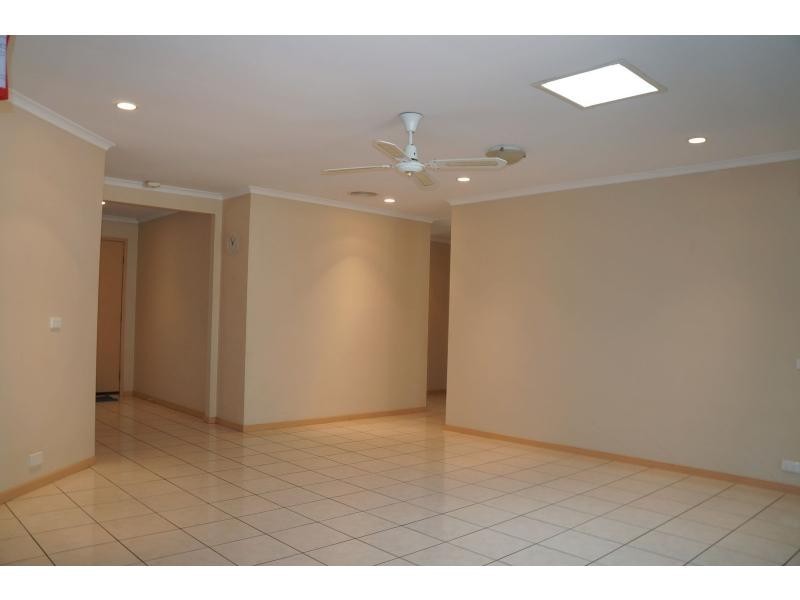 19 McPherson Road, Sinnamon Park QLD 4073