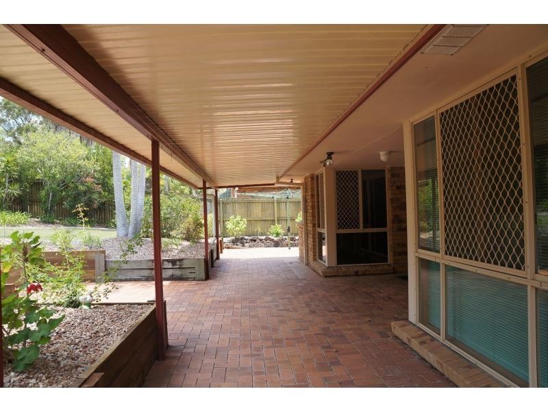 19 McPherson Road, Sinnamon Park QLD 4073