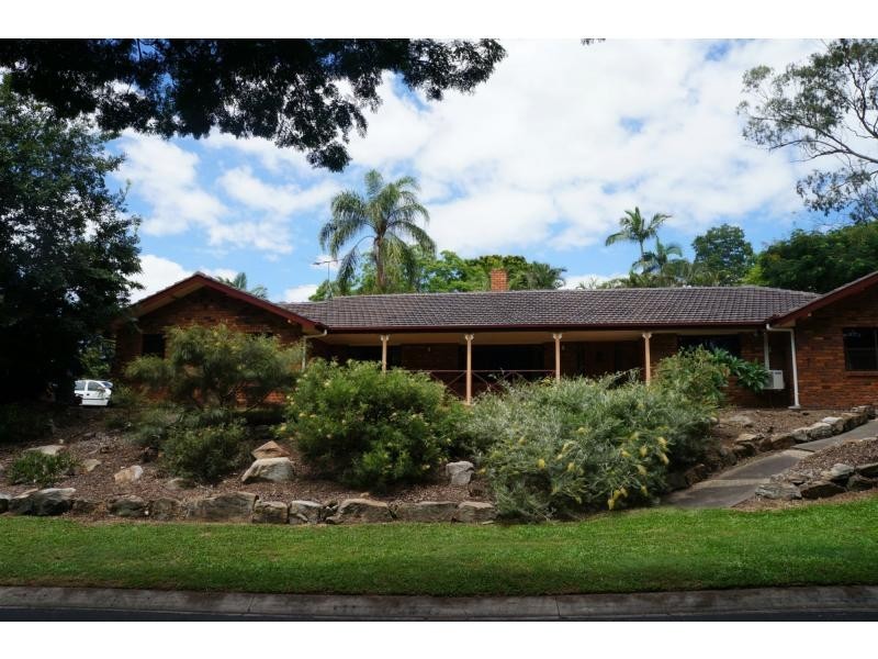 6 Logan Court, Mount Ommaney QLD 4074