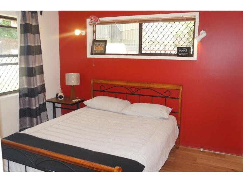 6 Logan Court, Mount Ommaney QLD 4074