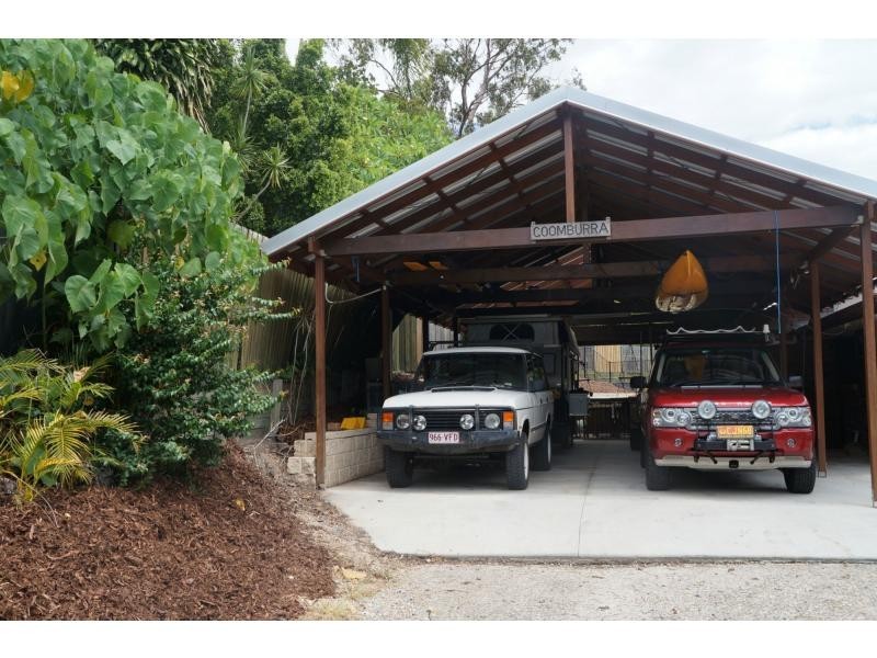 6 Logan Court, Mount Ommaney QLD 4074