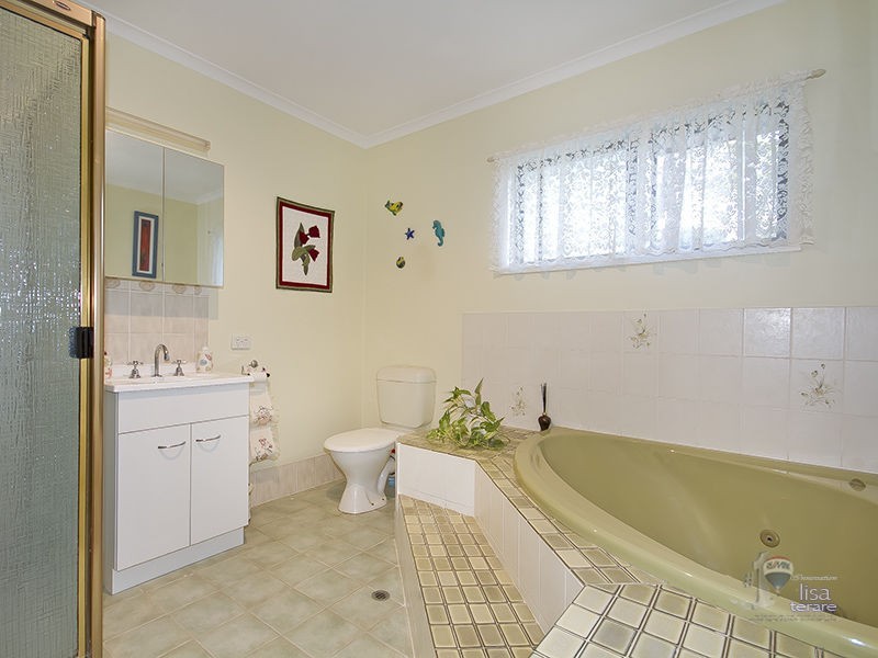 60 Tanglewood Street, Middle Park QLD 4074