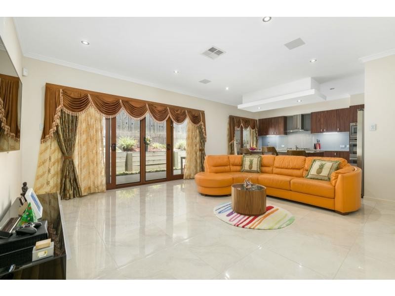 Sinnamon Park QLD 4073