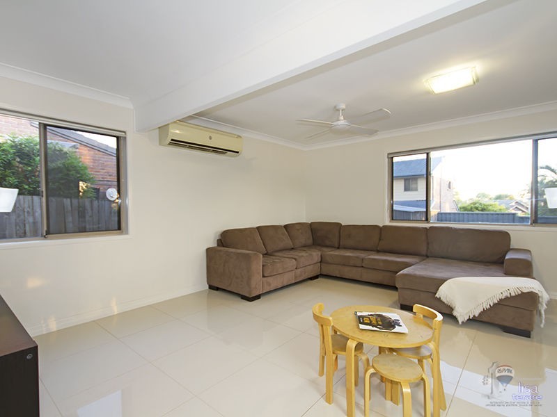 8 Barup Close, Middle Park QLD 4074