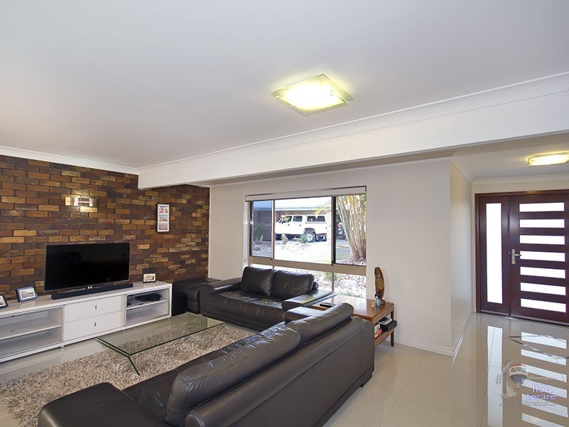 8 Barup Close, Middle Park QLD 4074
