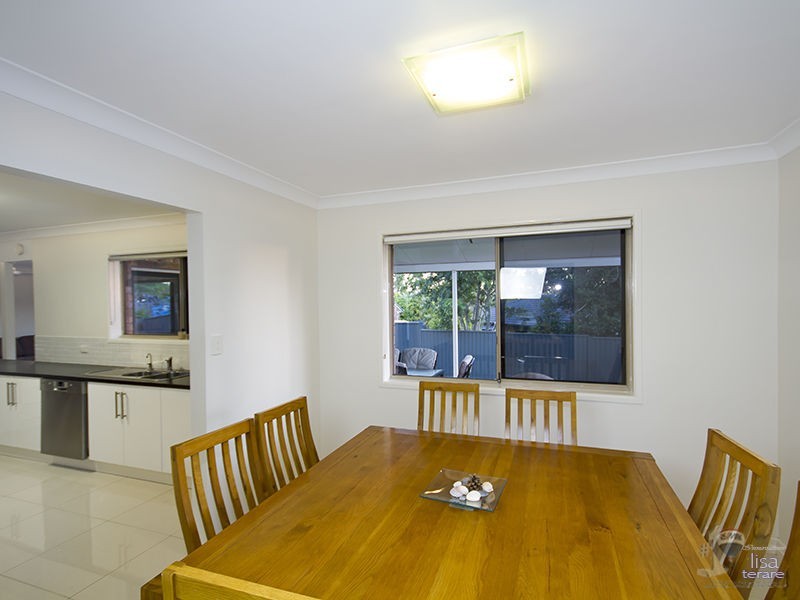 8 Barup Close, Middle Park QLD 4074