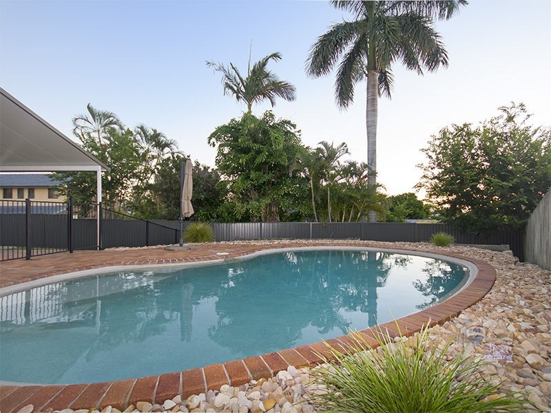 8 Barup Close, Middle Park QLD 4074
