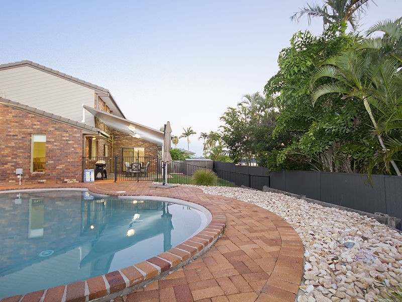 8 Barup Close, Middle Park QLD 4074