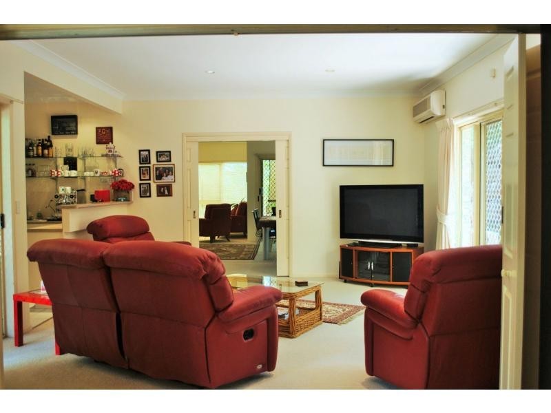 Mount Ommaney QLD 4074