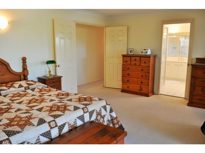 Mount Ommaney QLD 4074