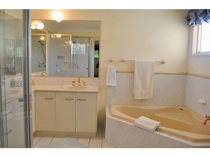 Mount Ommaney QLD 4074