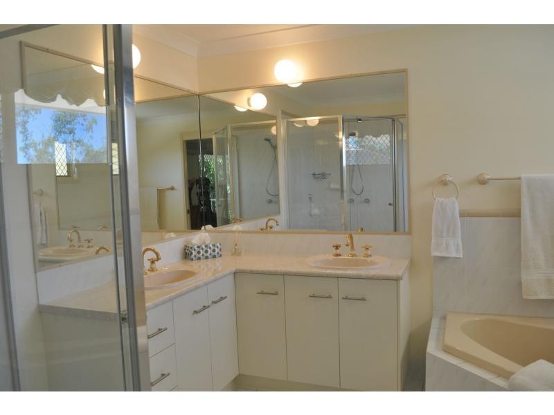 Mount Ommaney QLD 4074