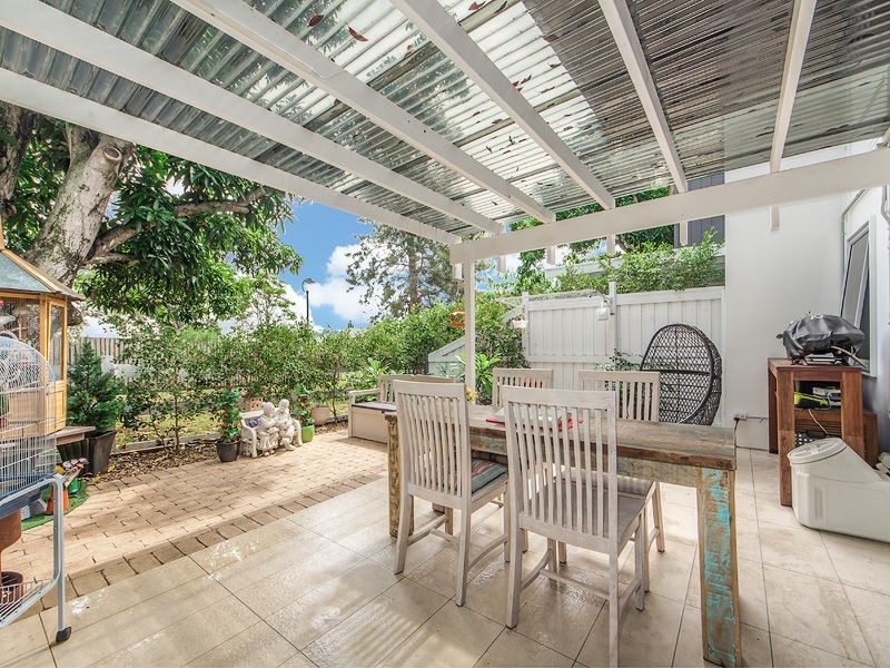 Unit 2/693 Seventeen Mile Rocks Road, Sinnamon Park QLD 4073